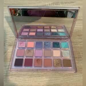 Huda beauty mercury retrograde eyeshadow compact gently used